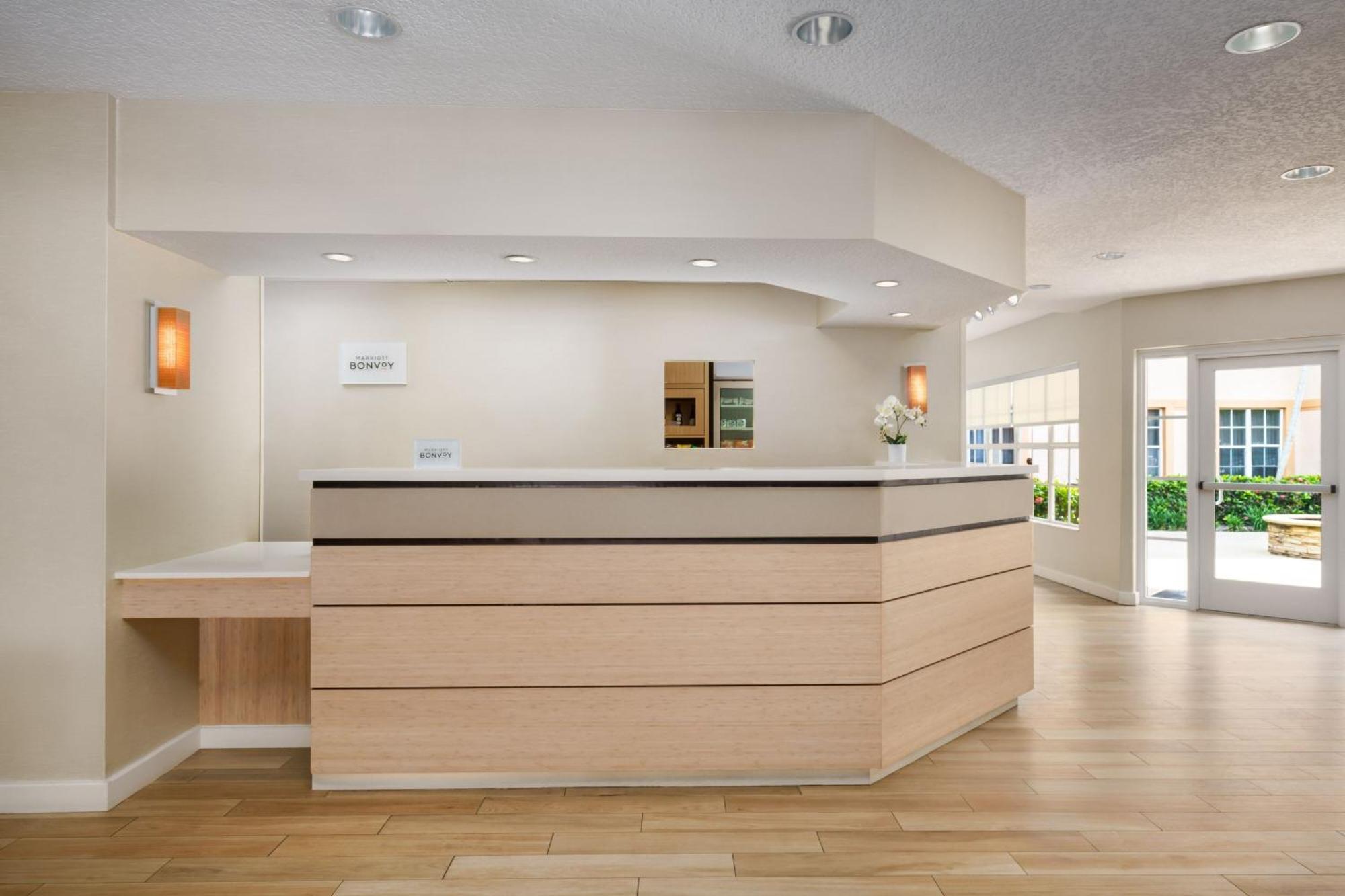 Residence Inn Уест Палм Бийч Екстериор снимка