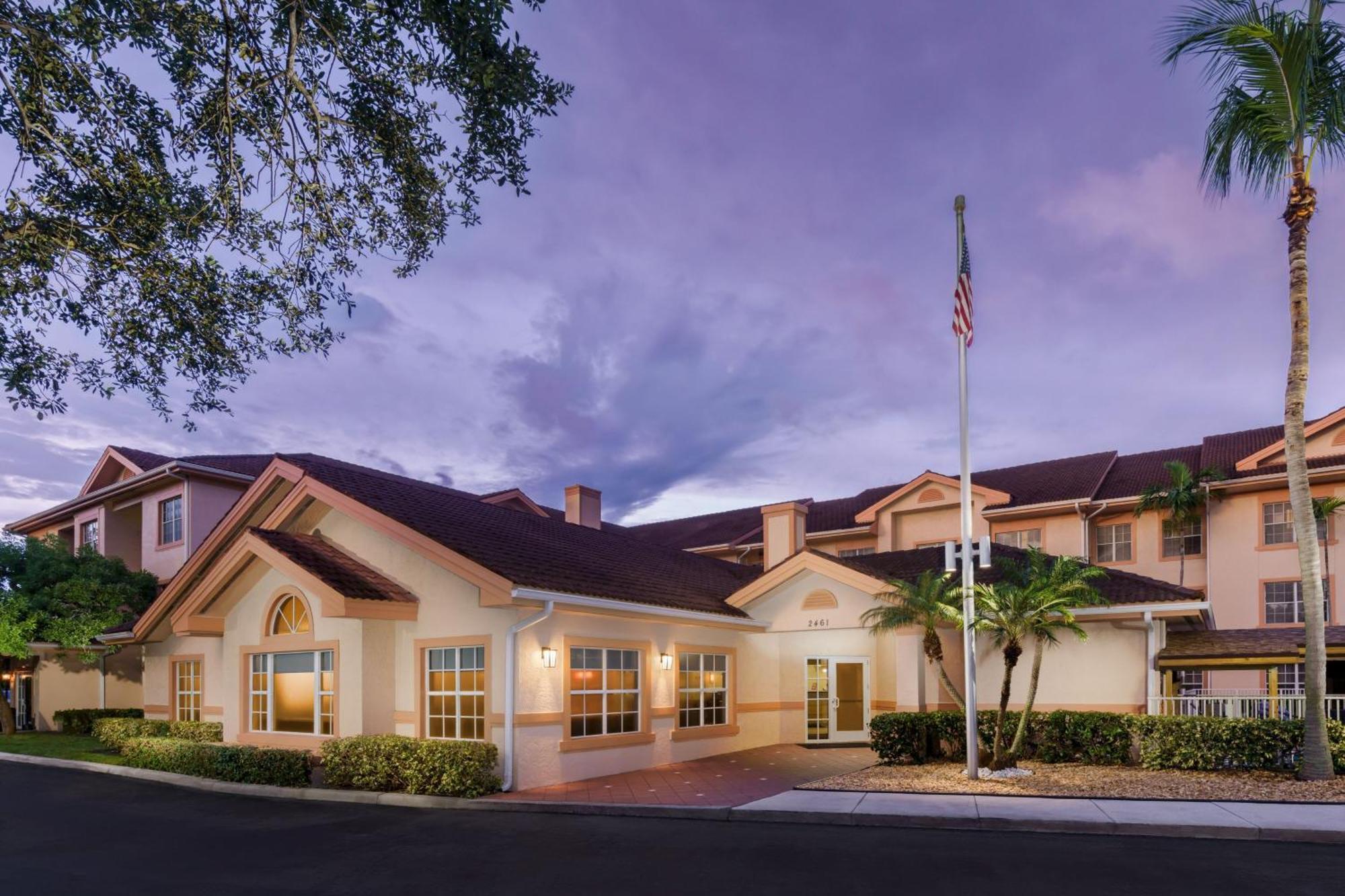 Residence Inn Уест Палм Бийч Екстериор снимка